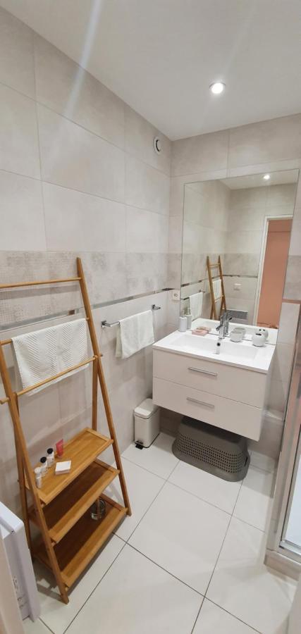 Le Lodge, T2 Classe 3 Etoiles Avec Jardin, Parking, Piscine & Mer A 2 Pas Μεντόν Εξωτερικό φωτογραφία
